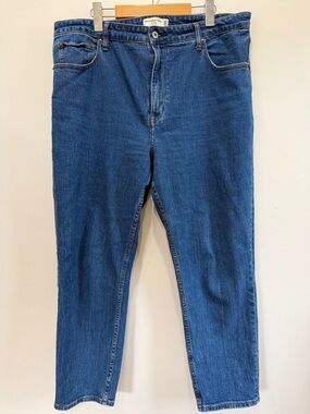 Abercrombie & Fitch Women's The Mom Straight Leg Regular Jeans in Dark Blue